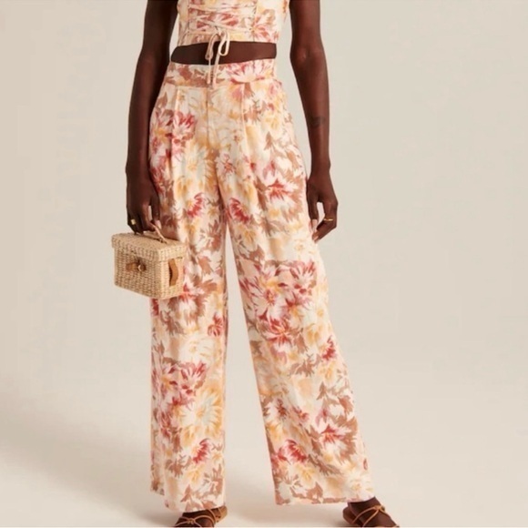 Abercrombie & Fitch Pants - Abercrombie & Fitch linen blend fully lined wide leg floral pants